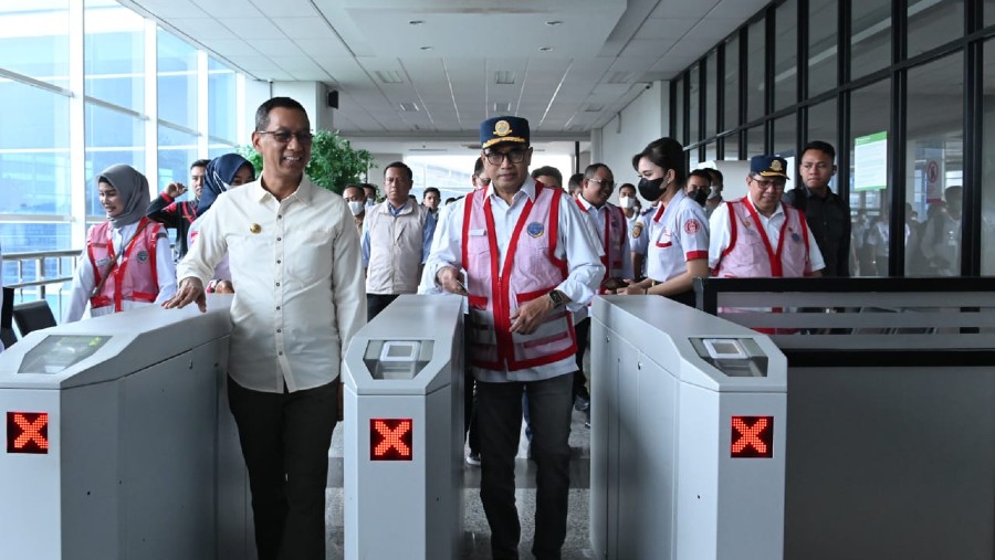 Menhub Budi Karya Sumadi bersama Pj Gubernur DKI Jakarta Heru Budi Hartono (Dok BKIP Kemenhub)