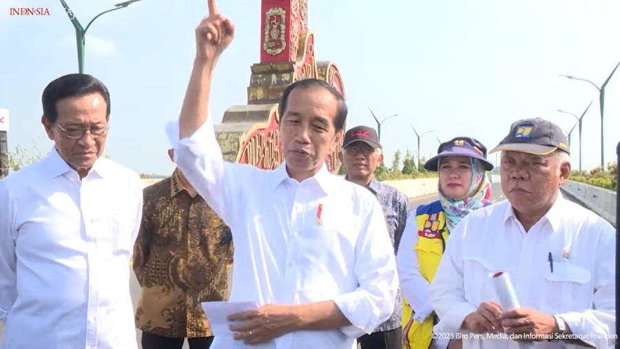 Presiden Joko Widodo memberikan keterangan usai meresmikan Jembatan Kretek II, Bantul, Jumat (Dok. Tangkapan Layar Youtube)