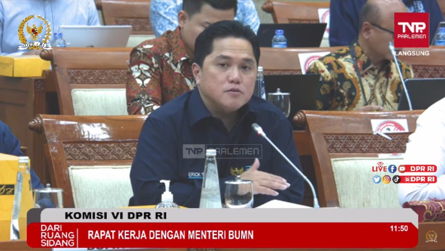 Menteri BUMN Erick Thohir saat rapat dengar pendapat bersama Komisi VI DPR RI di Kompleks Parlemen, Senayan, Jakarta, Senin (5/6/2023).