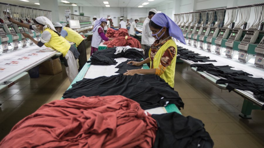 Pabrik garmen di Bangladesh (Jeff Holt/Bloomberg)