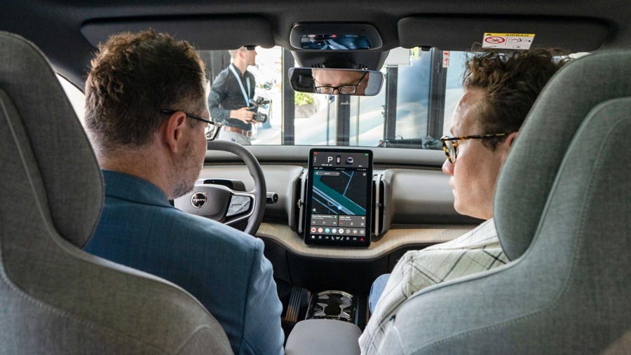 Mobil ini memiliki interior layar sentuh 12,3 inci, penyejuk kabin two-zone, sistem audio dari Harman Kardon.  (Francesca Volpi/Bloomberg)