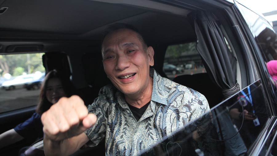 Pengusaha, Jusuf Hamka di kantor Kemenko Polhukam, Jakarta, Selasa (13/6/2023). (Bloomberg Technoz/ Andrean Kristianto)