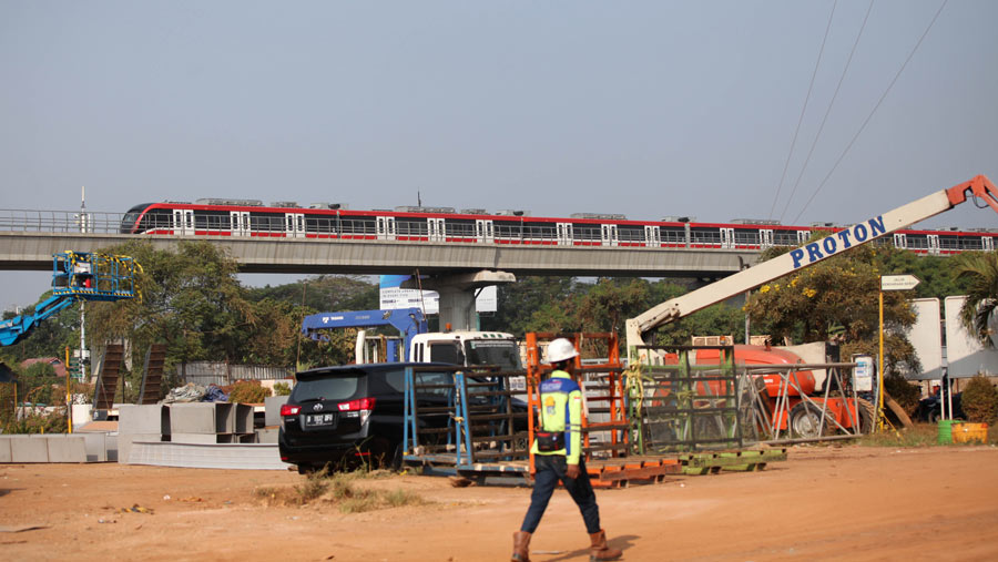 Penumpang akan dikenakan biaya sebesar Rp1 saat masa uji coba tersebut. (Bloomberg Technoz/Andrean Kristianto)