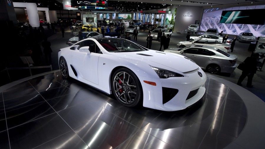 Prototipe Toyota Lexus LFA dalam sebuah showcase di Jepang. (Dok. Bloomberg)