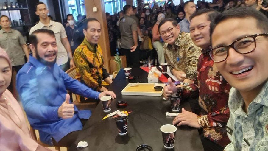 Menparekraf, Sandiaga Uno dan Presiden Jokowi di pembukaan PRJ. (Tangkapan Layar Instagram @sandiuno)