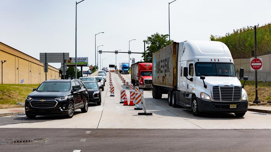 Interstate sepanjang 1.924 mil (3.096 kilometer) menyambungkan Miami hingga perbatasan Maine-Kanada. (Hannah Beier/Bloomberg)