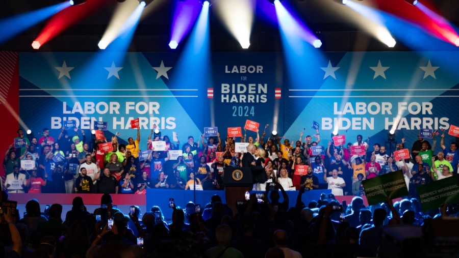 Presiden AS Joe Biden melakukan kick off maju lagi di Pemilu AS 2024 (Bloomberg/Hannah Beier)