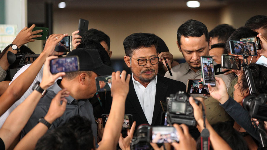 Mentan Syahrul Yasin Limpo usai dimintai keterangan olehn KPK di Gedung ACLC KPK, Jakarta,  Senin (19/6/2023). (Bloomberg Technoz/ Andrean Kristianto)