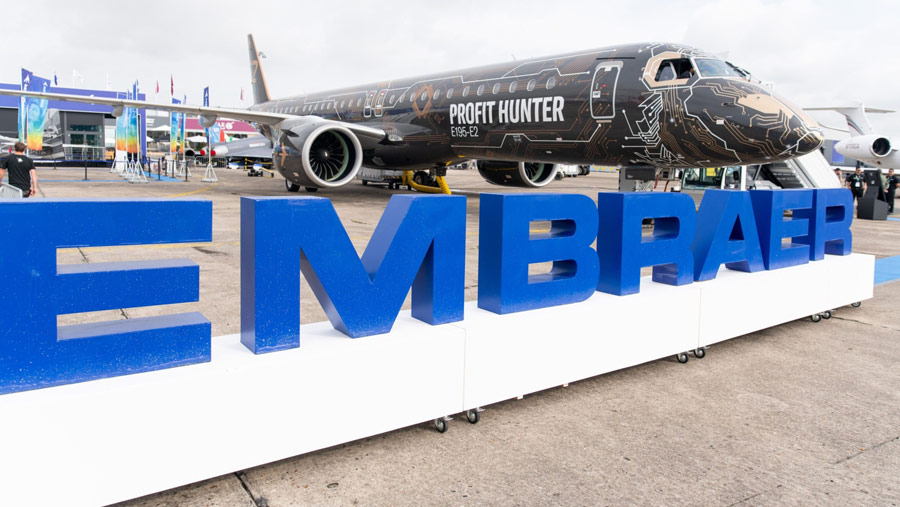 Pesawat Embraer E-195-E2 Profit Hunter di Paris Air Show. (Benjamin Girette/Bloomberg)