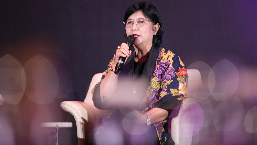 Destry Damayanti membagikan pengalamannya di forum 'Women on the Move'. (Bloomberg Technoz/ Andrean Kristianto)