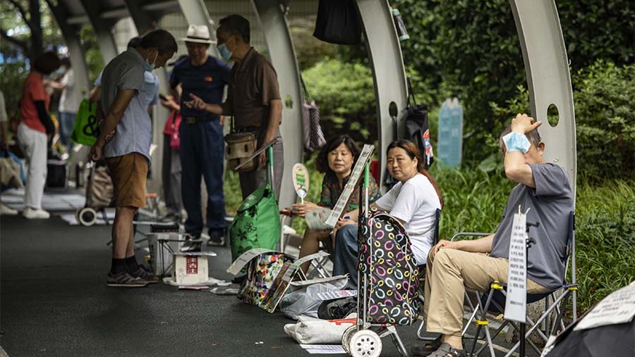 Meskipun tingkat kecocokan cukup rendah, banyak orangtua beharap mendapatkan pasangan yang cocok bagi anak-anak mereka. (Qilai Shen/Bloomberg)