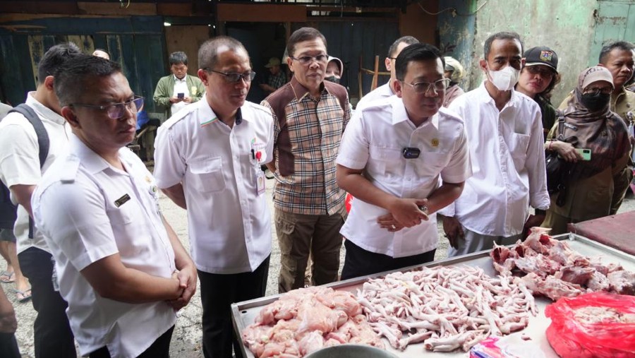 Kepala Bapanas Arief Prasetyo Adi di Pasar Palmerah, Jakarta Barat. (27/6/2023)./Dok. Bapanas