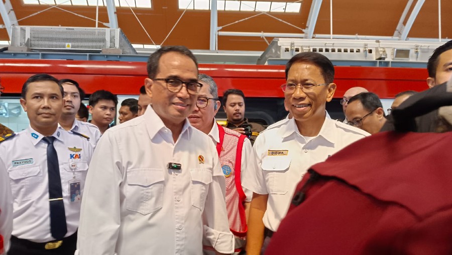 Menteri Perhubungan (Menhub) Budi Karya Sumadi usai uji coba LRT Jabodebek. (Bloomberg Technoz/Yunia Rusmalia)