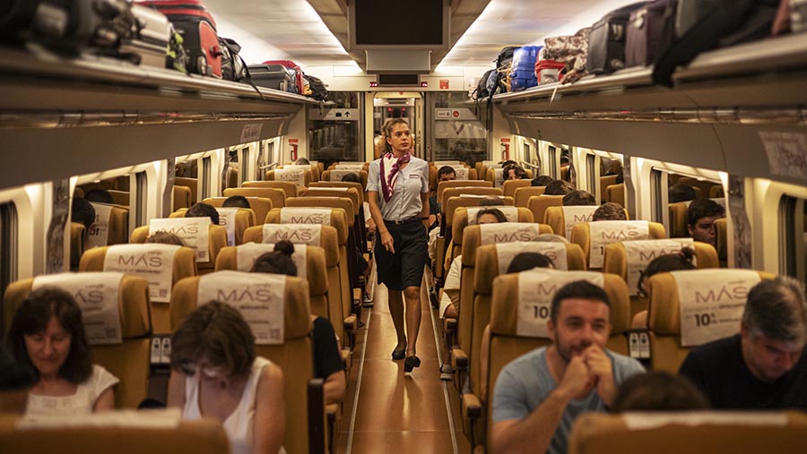 Harga untuk menaiki kereta ini yaitu 29 euro dari Barcelona ke Lyon atau sebaliknya. (Michele Spatari/Bloomberg)