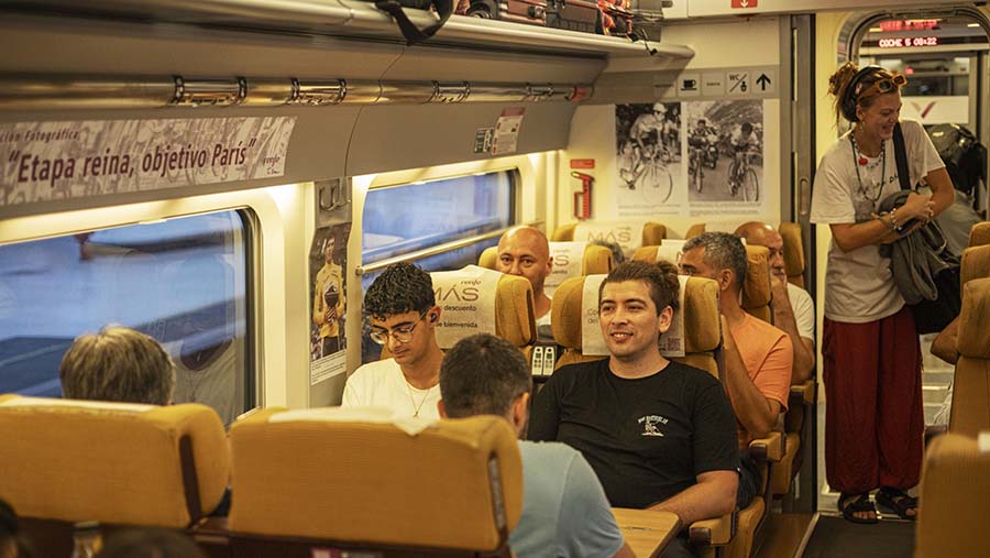 Rute ini dioperasikan oleh AVE (Alta Velocidad Espanola), perusahaan kereta api milik Renfe. (Michele Spatari/Bloomberg)