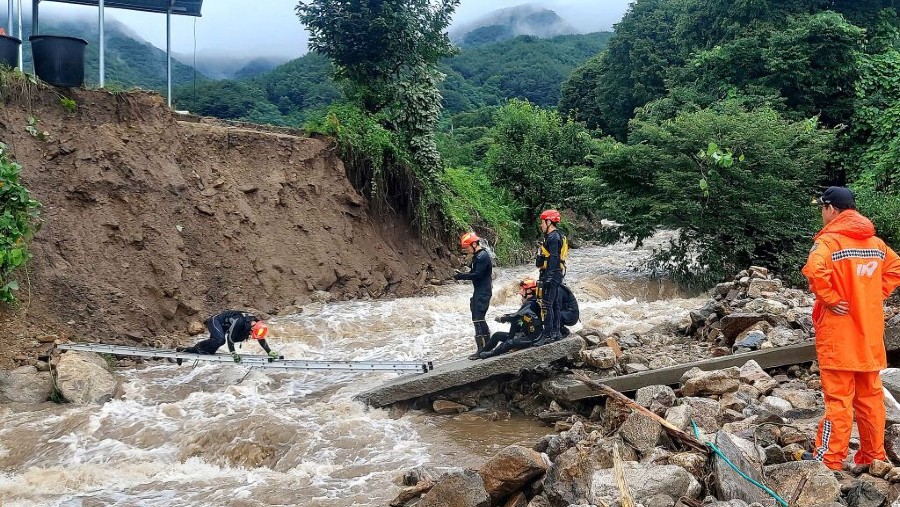 Banjir bandang di Korea Selatan, Sabtu (15/7/2023)./dok. Bloomberg