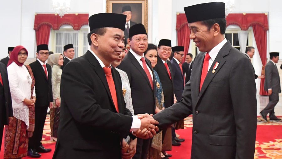 Presiden Jokowi memberi selamat kepada Menkominfo Budi Arie Setiadi (Twitter Jokowi)