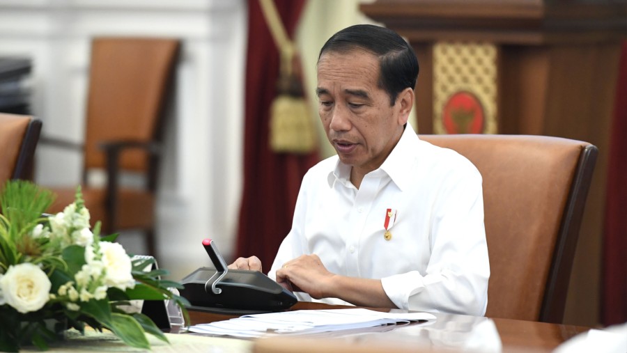 Presiden Jokowi saat memimpin rapat kabinet terbatas. (Dok. Setpres RI)