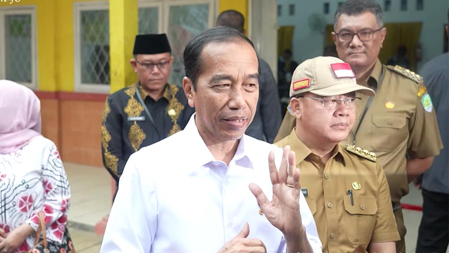 Keterangan Pers Presiden Jokowi Saat Kunjungi SMKN 2 Bengkulu Tengah, 20 Juli 2023. (Tangkapan Layar Youtube Sekretariat Presiden)