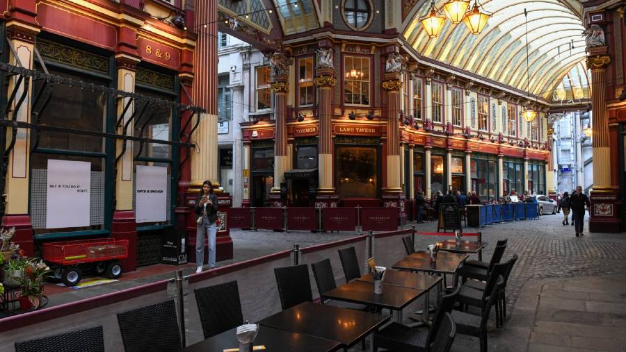 Ilustrasi restoran dan bar di Inggris. (Sumber: Bloomberg)