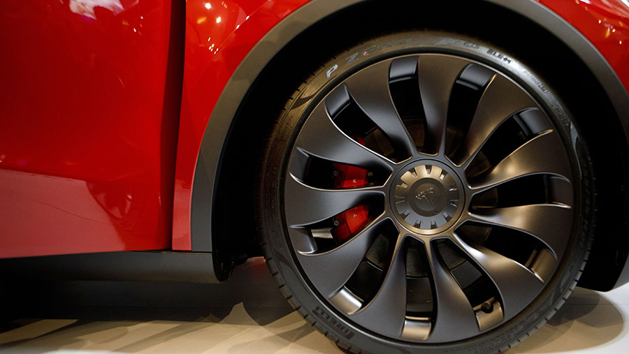 Peluncuran mobil listrik Tesla Model Y di Kuala Lumpur, Malaysia, Kamis (20/7/2023). (Samsul Said/Bloomberg)