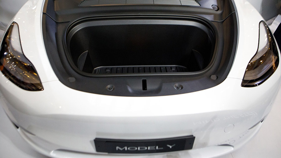 Peluncuran tersebut dilakukan seminggu setelah PM Malaysia Anwar Ibrahim mengadakan pertemuan virtual dengan Elon Musk. (Samsul Said/Bloomberg)