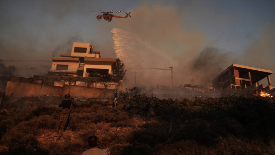 Kebakaran di Yunani (Sumber: Bloomberg)