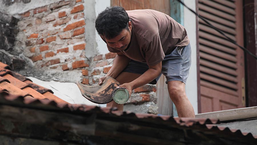 Rumah ini telah ditempati oleh Budi pada tahun 1989. (Bloomberg Technoz/ Andrean Kristianto)