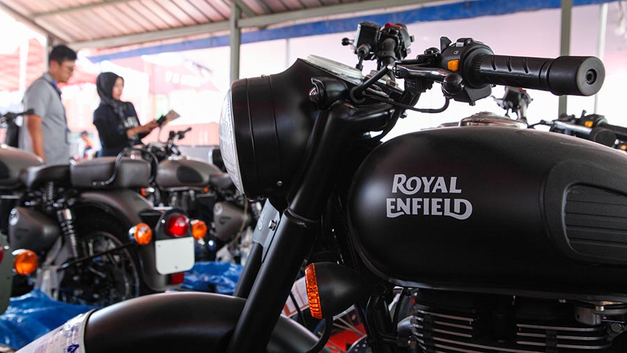 Terdapat dua tipe motor yang dilelang yaitu Royal Enfield Classic 350cc dan 500cc. (Bloomberg Technoz/Andrean Kristianto)