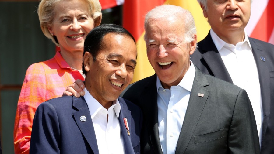 Ilustrasi Presiden Jokowi saat bertemu Presiden Amerika Serikat (AS) Joe Biden. (Dok: Bloomberg)