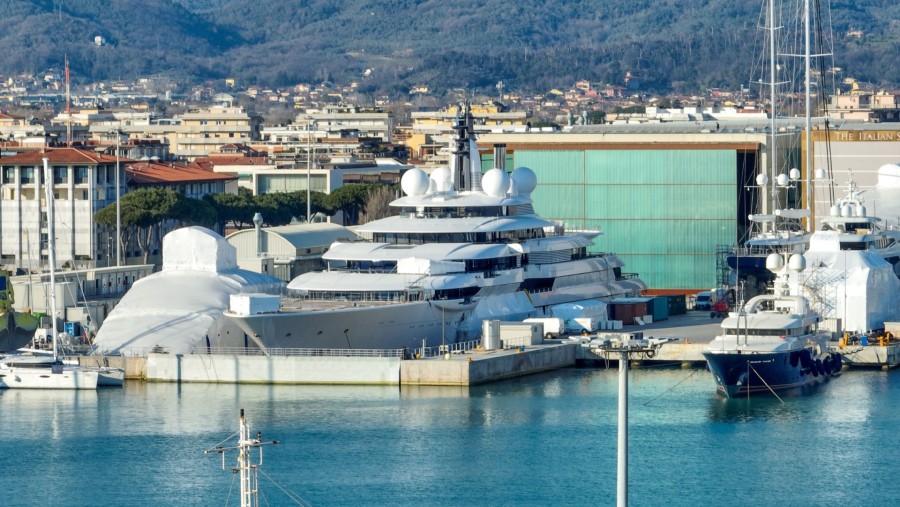 Scheherazade, kapal pesiar atau superyacht yang diduga milik Presiden Valdimir Putin. (Dok. Bloomberg)