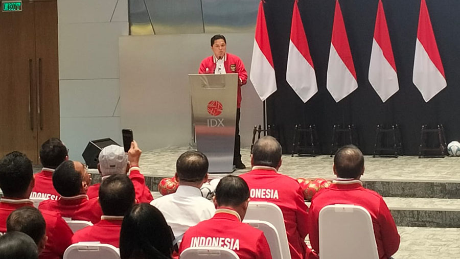 Ketum PSSI Erick Thohir Saat Penutupan Perdagangan BEI, Senin (7/8/2023) (Bloomberg Technoz/ Sultan Ibnu Affan)