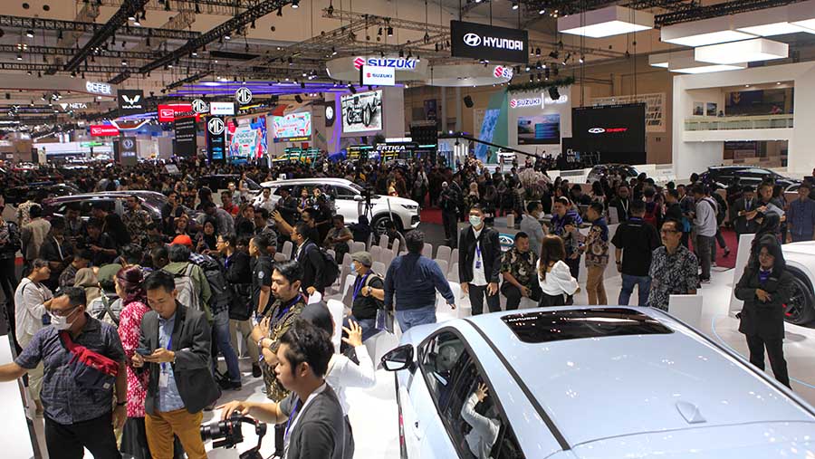 Ajang ini juga ditujukan untuk menyakinkan masyarakat indonesia untuk beralih ke kendaraan ramah lingkungan. (Bloomberg Technoz/Andrean Kristianto)