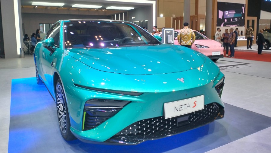 Mobil listrik Neta diluncurkan di GIIAS 2023, Kamis (10/8/2023)./Bloomberg Technoz-Sultan Ibnu Affan