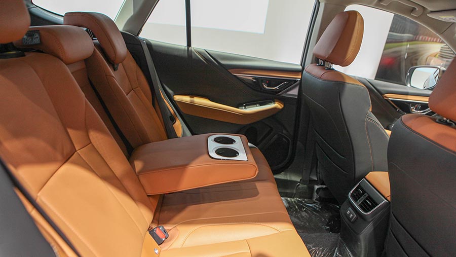 Interior dengan desain “Quality Comfort” pada baris kedua ruang kaki Subaru Outback  (Bloomberg Technoz/ Andrean Kristianto)
