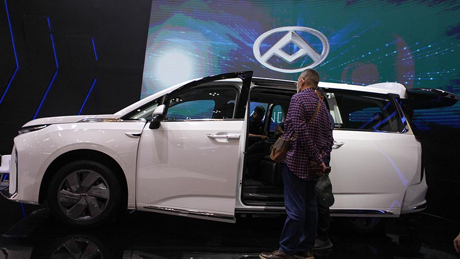 Dari segi tampilan eksterior, Maxus Mifa 9 mirip seperti Toyota Alphard, Nissan Elgrand, dan Lexus LM. (Bloomberg Tehcnoz/ Andrean Kristianto)
