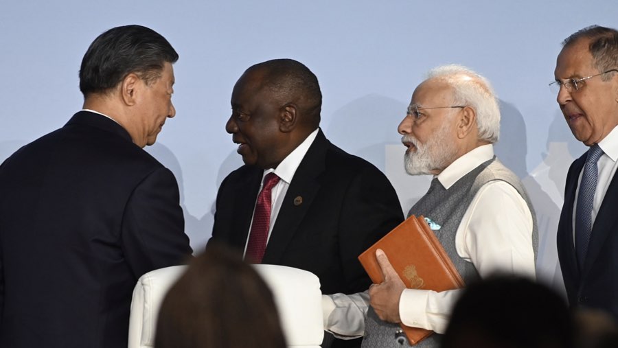 Xi Jinping dan Modi (Sumber: Bloomberg)