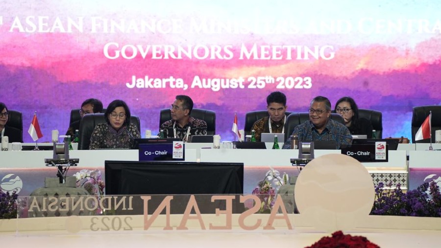 Menteri Keuangan Sri Mulyani dan Gubernur BI Perry Warjiyo dalam ASEAN Central Bank Governors dan Finance Ministers Meeting 2023 (Dok. Bank Indonesia)