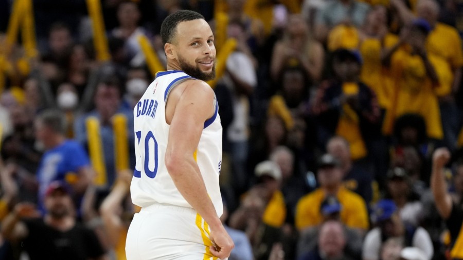 Stephen Curry atau Steph Curry, investor dan pemilik perusahaan ventura Penny Jar, juga pemain Golden State Warriors. (Dok: Bloomberg)