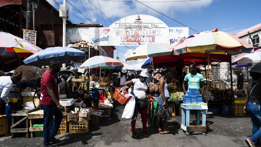 Aktivitas di salah satu pasar Guyana. (Bloomberg Mercury)