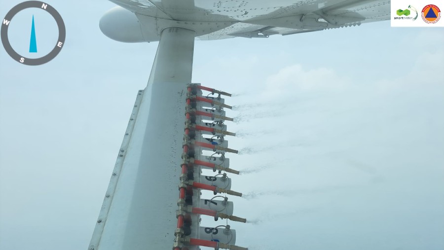 Teknologi Modifikasi Cuaca BNPB dengan metode Water Mist Spraying untuk kurangi polusi udara Kota Jakarta. (Dok. BNPB)