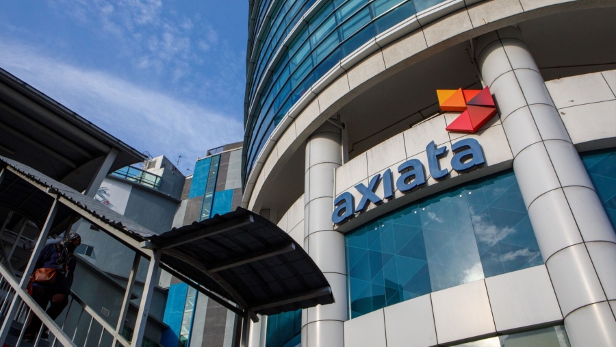 Ilustrasi Axiata Group (Samsul Said/Bloomberg)