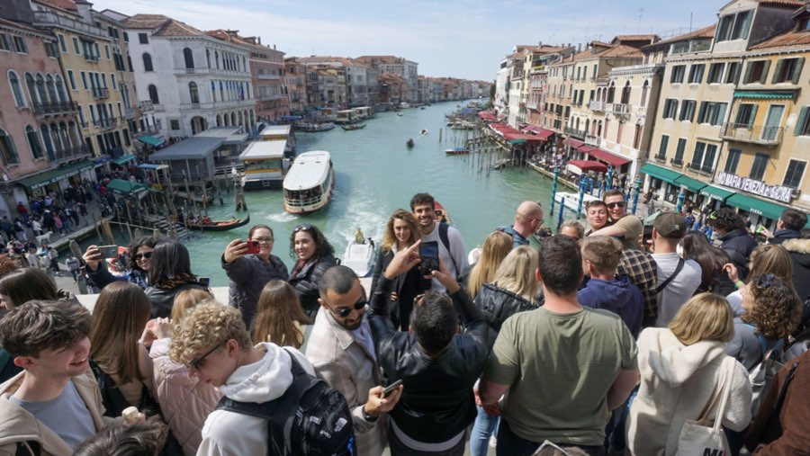 Wisatawan di Venesia atau Venice (Sumber: Bloomberg)