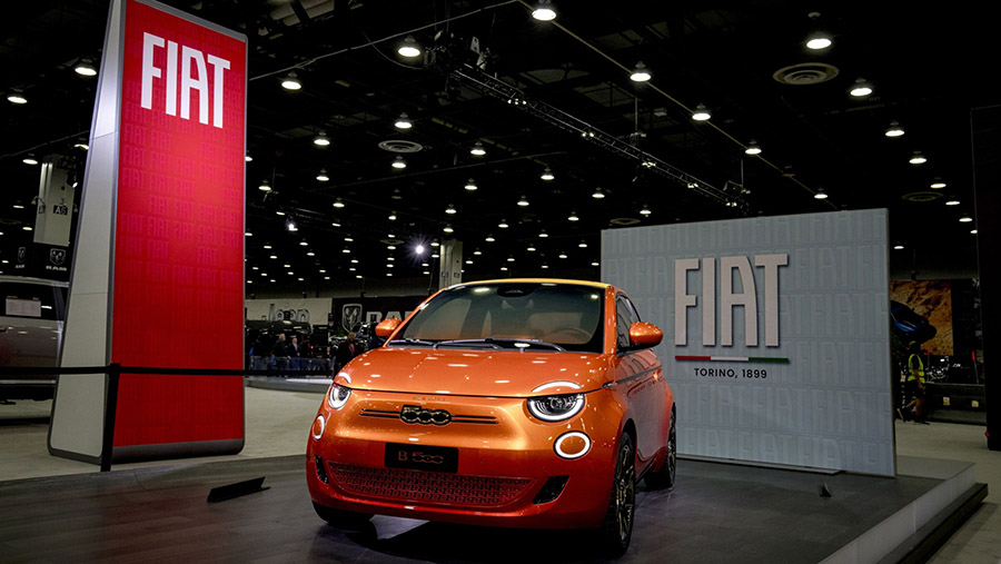 Fiat 500e Bvlgari B.500 Mai Troppo 2024 di North American International Auto Show 2023 di Detroit, AS, Sabtu (16/9/2023). (Nic Antaya/Bloomberg)