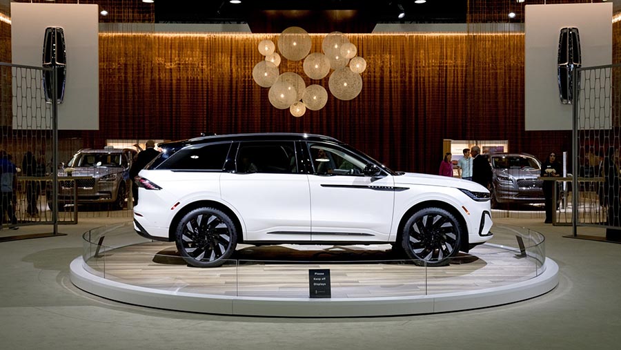 SUV Lincoln Nautilus 2024 di North American International Auto Show 2023 di Detroit, Michigan, AS, Sabtu (16/9/2023). (Nic Antaya/Bloomberg)