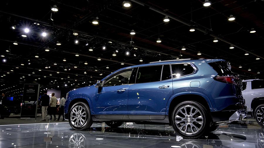 SUV GMC Acadia Denali 2024 pada North American International Auto Show (NAIAS) 2023 di Detroit, Michigan, AS, Kamis (14/9/2023) (Nic Antaya/Bloomberg)