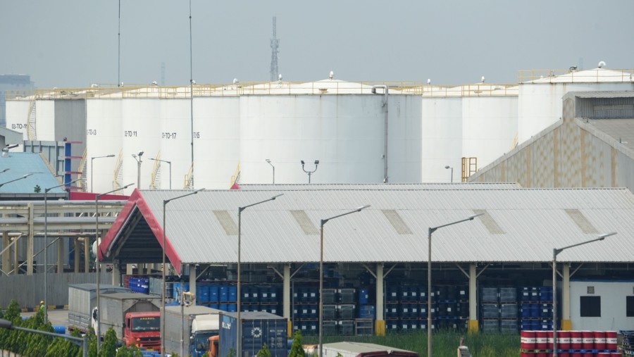 Depo kilang Pertamina. (Dok: Bloomberg)