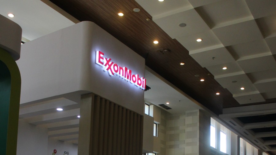 ExxonMobil booth (Bloomberg Technoz/Ezra Sihite)