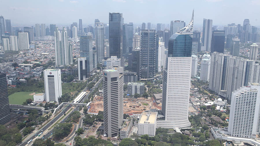 Suasana gedung bertingkat di Jakarta, Jumat (22/9/2023). (Bloomberg Technoz/ Andrean Kristianto)