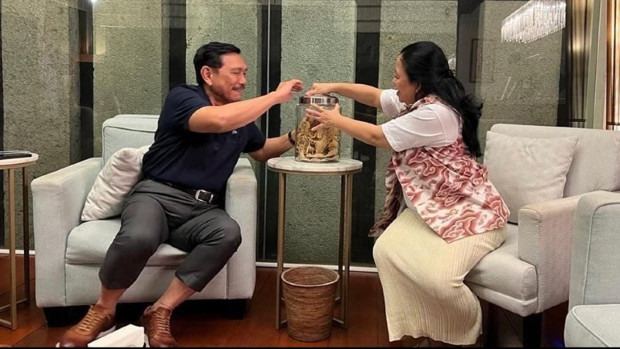 Menko Marves Luhut Binsar Pandjaitan menjamu Ketua DPR Puan Maharani (Instagram/puanmaharaniri)